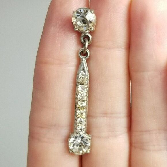 Vintage Rhinestone Lapel Pin, Silver Tone Long Skinny Drop Pendant Shooting Star - Picture 1 of 6
